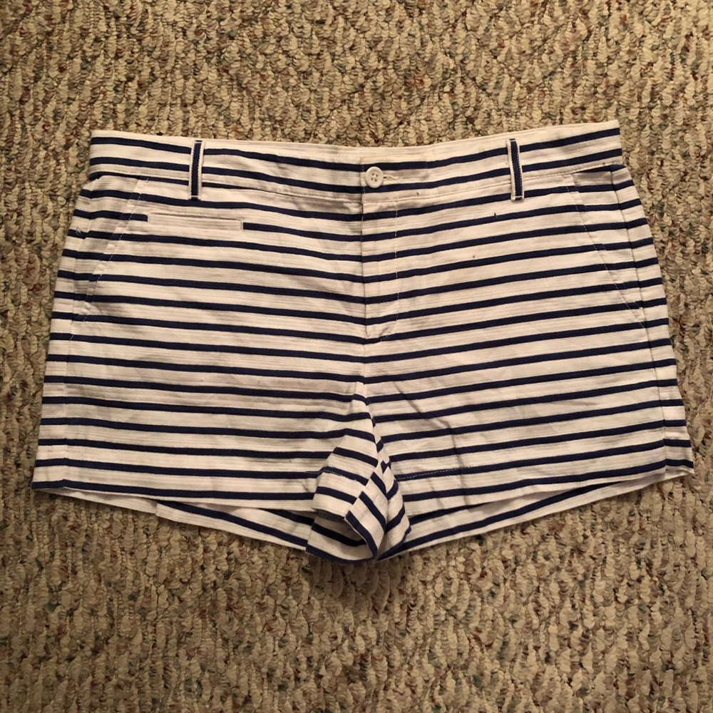 Gap striped shorts